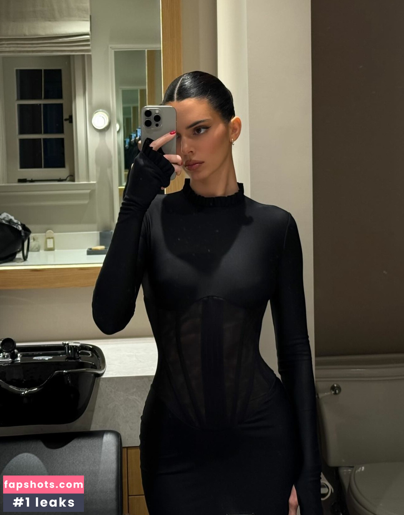 Kylie Jenner gallery photo #294