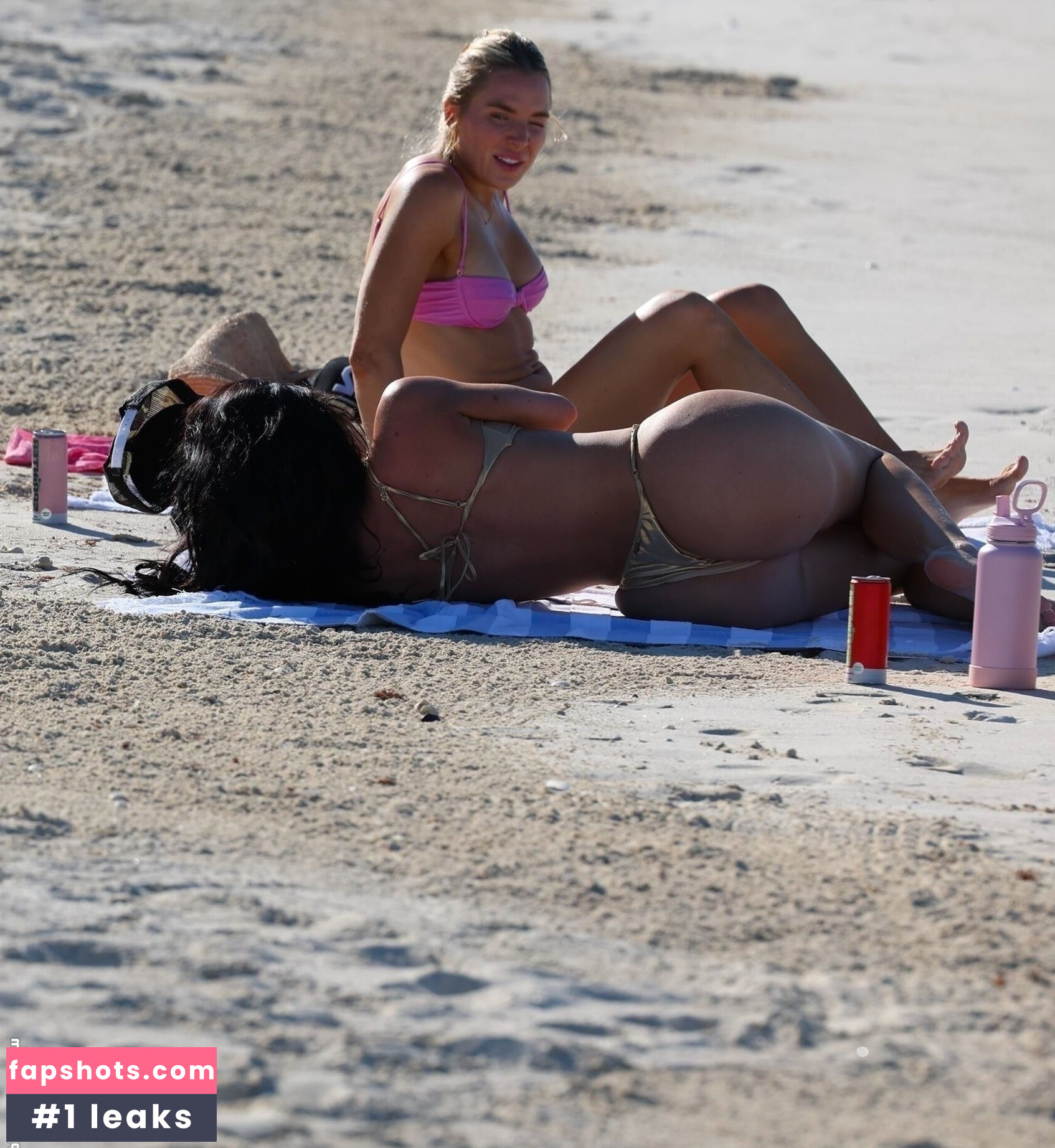 Kylie Jenner gallery photo #360