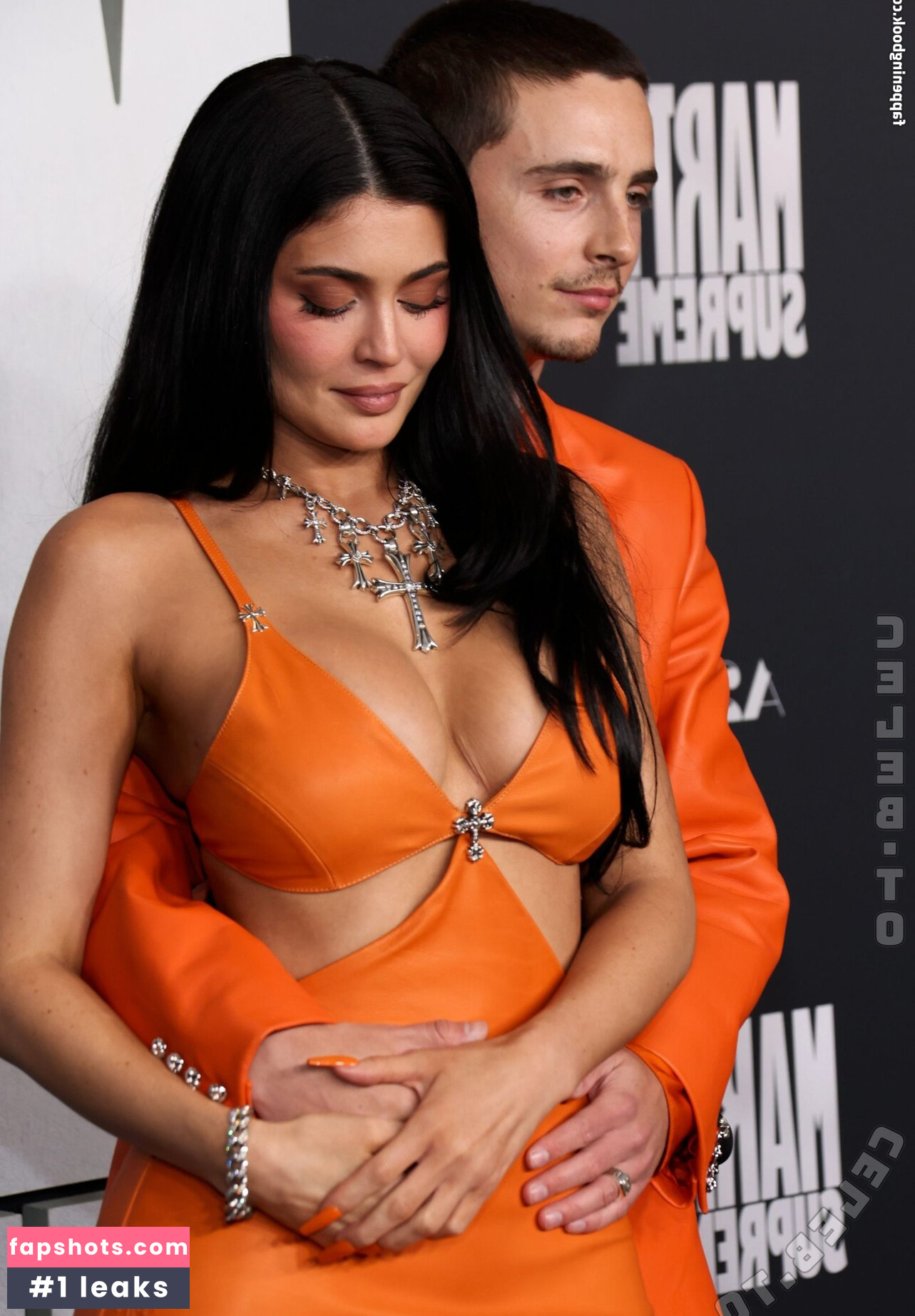 Kylie Jenner gallery photo #38