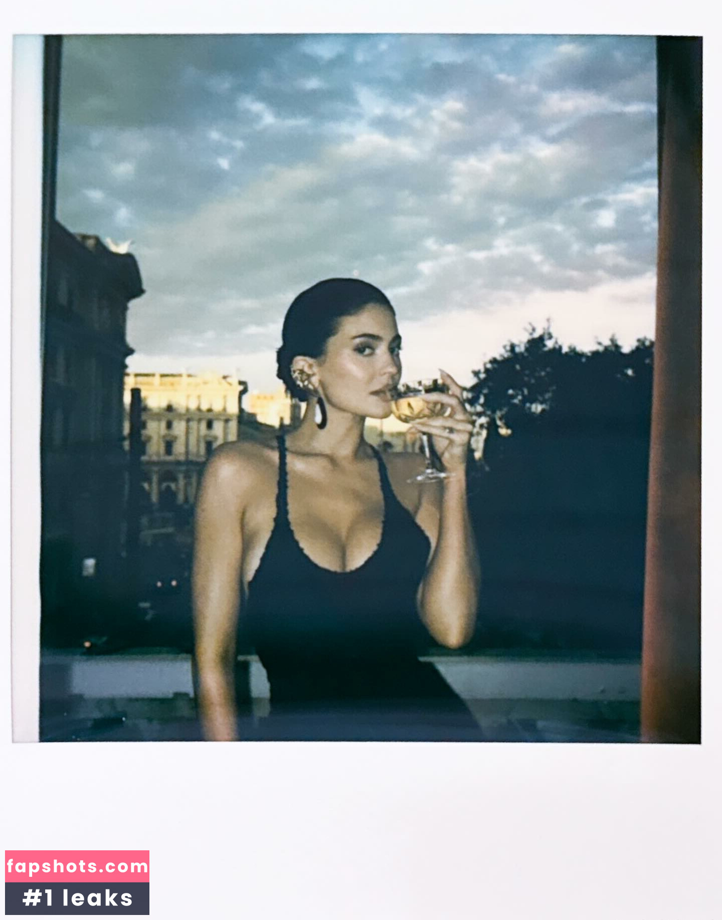 Kylie Jenner gallery photo #383