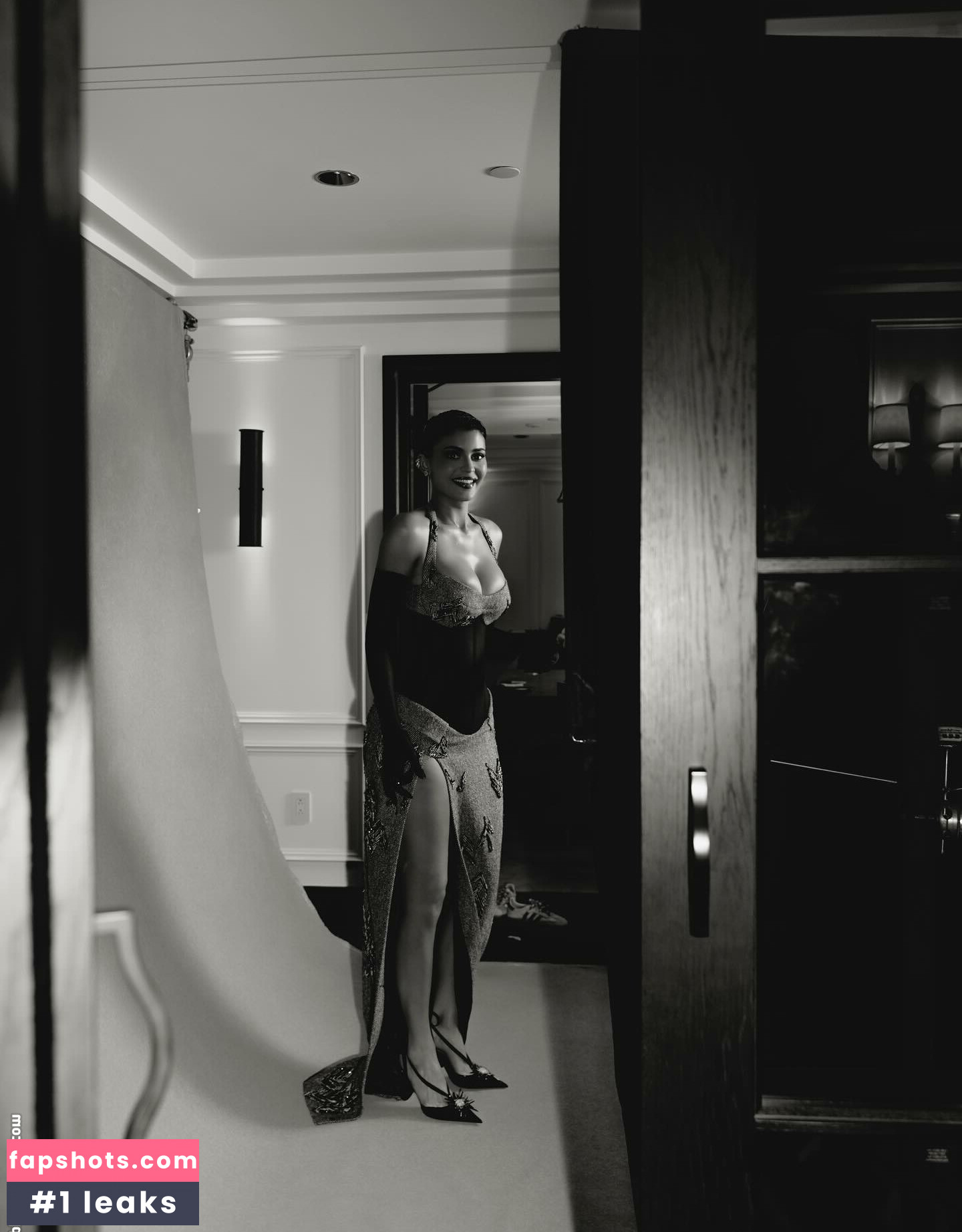 Kylie Jenner gallery photo #393