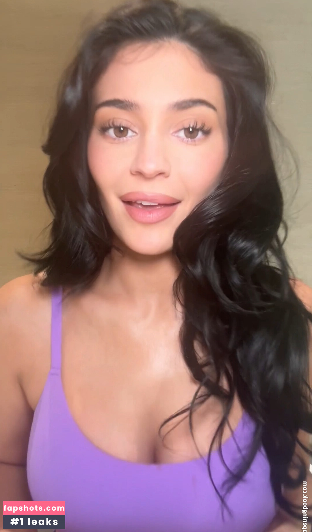 Kylie Jenner gallery photo #421