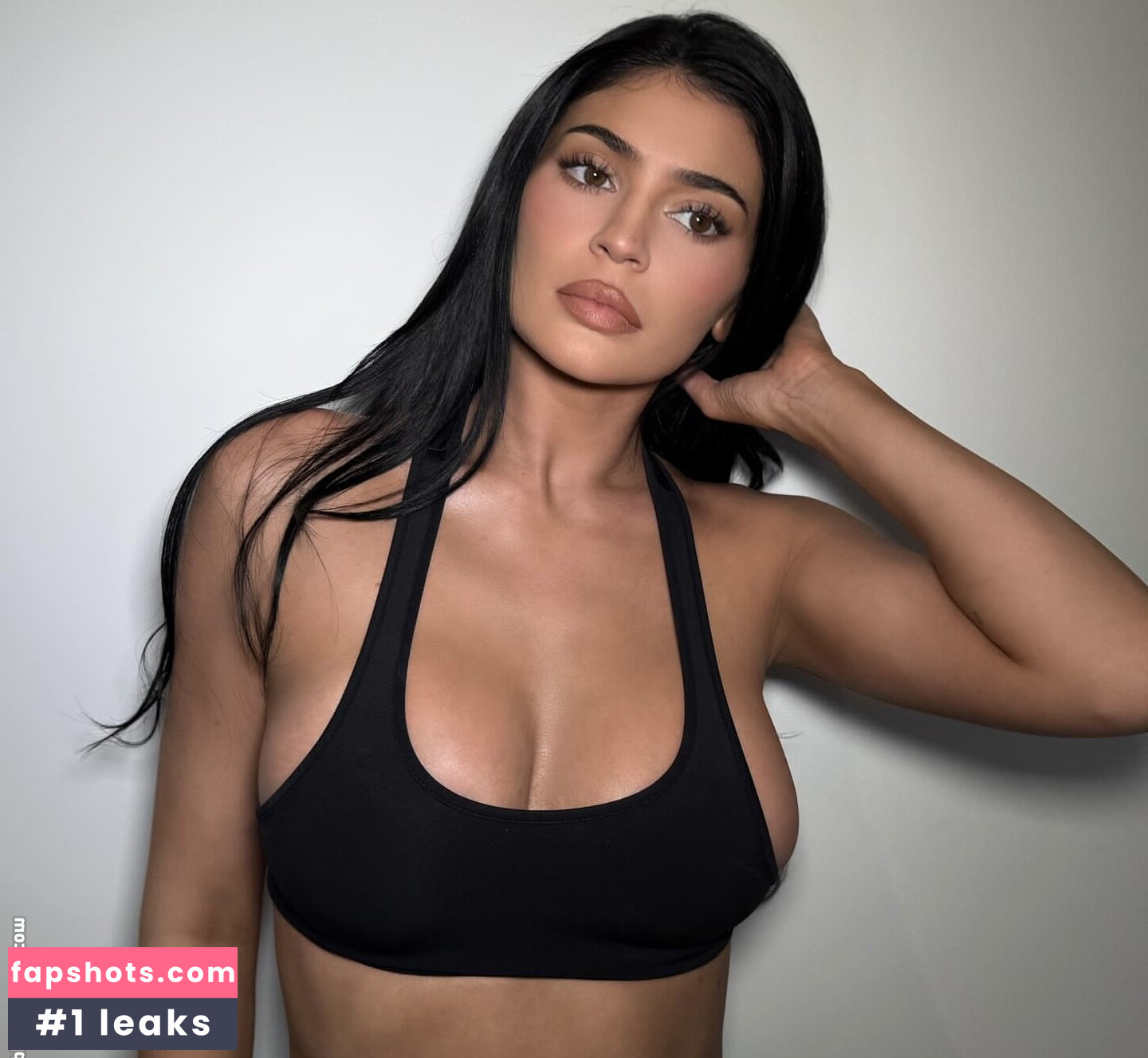 Kylie Jenner gallery photo #438