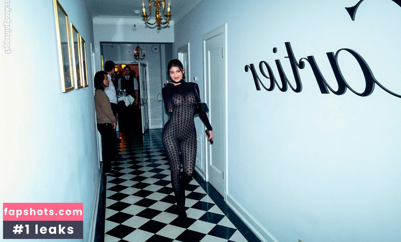 Kylie Jenner gallery photo #449