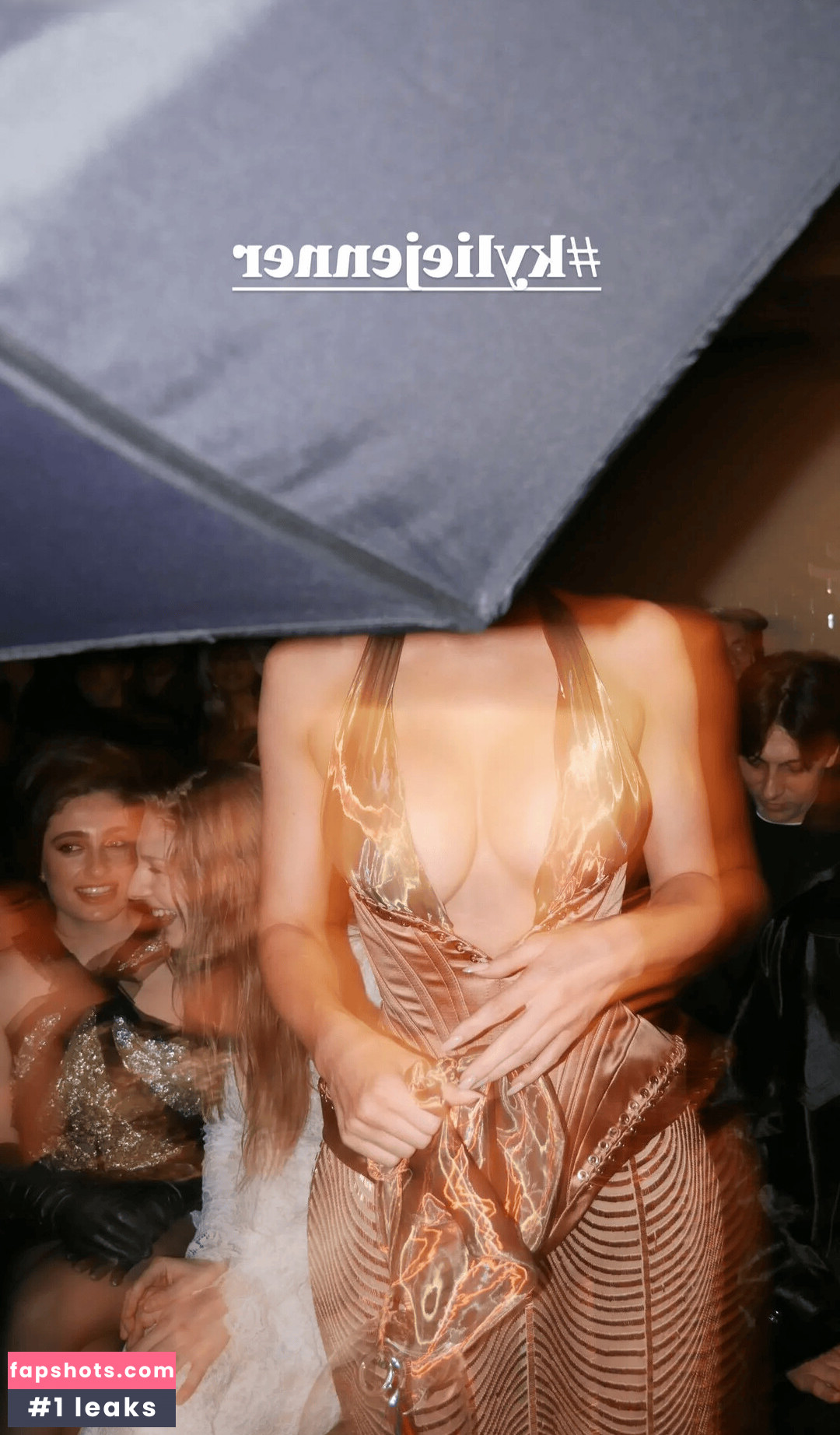 Kylie Jenner gallery photo #501