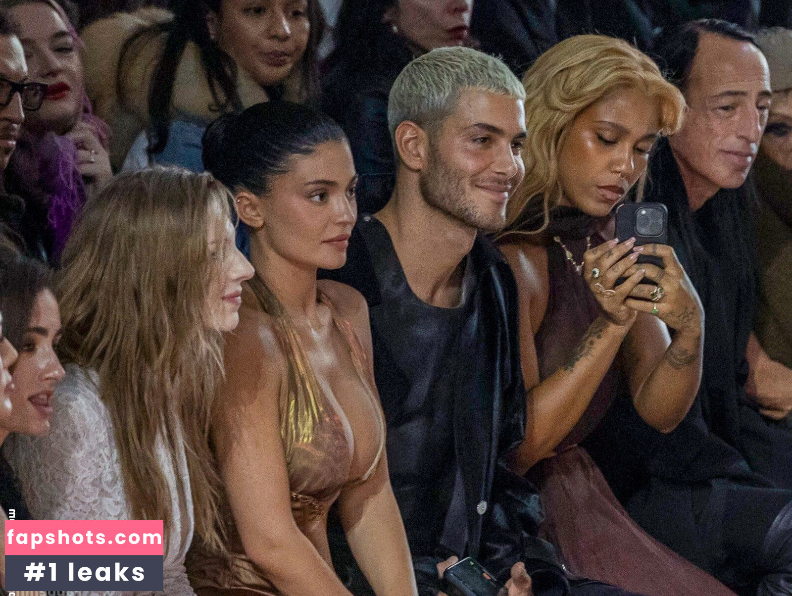 Kylie Jenner gallery photo #557