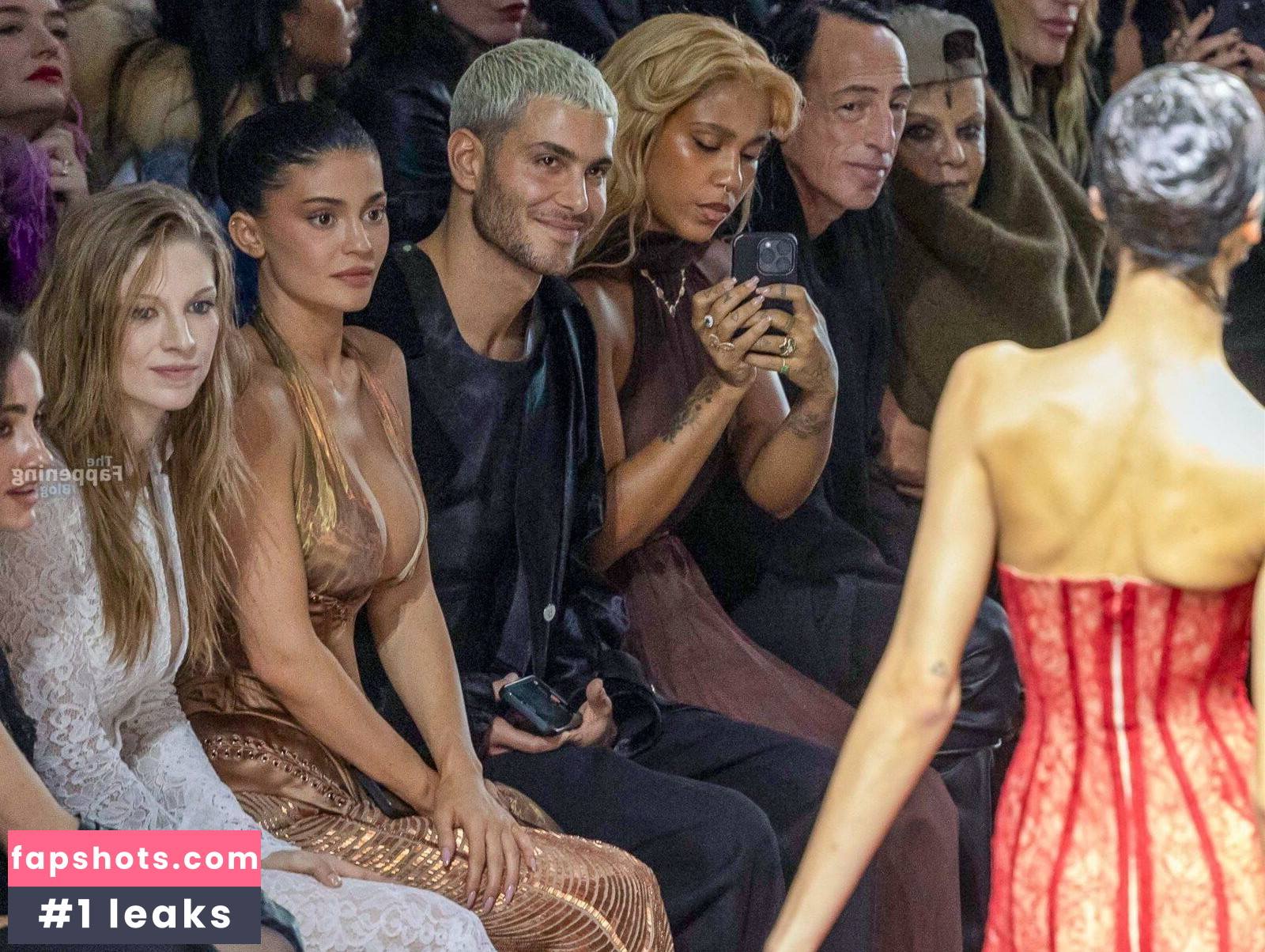 Kylie Jenner gallery photo #559