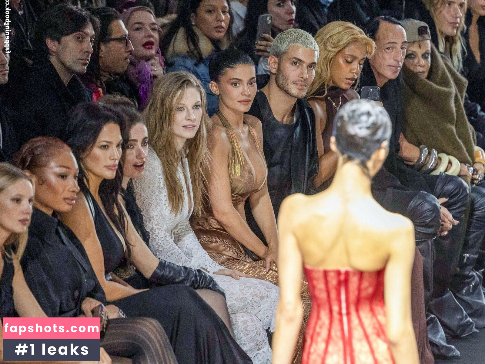 Kylie Jenner gallery photo #561