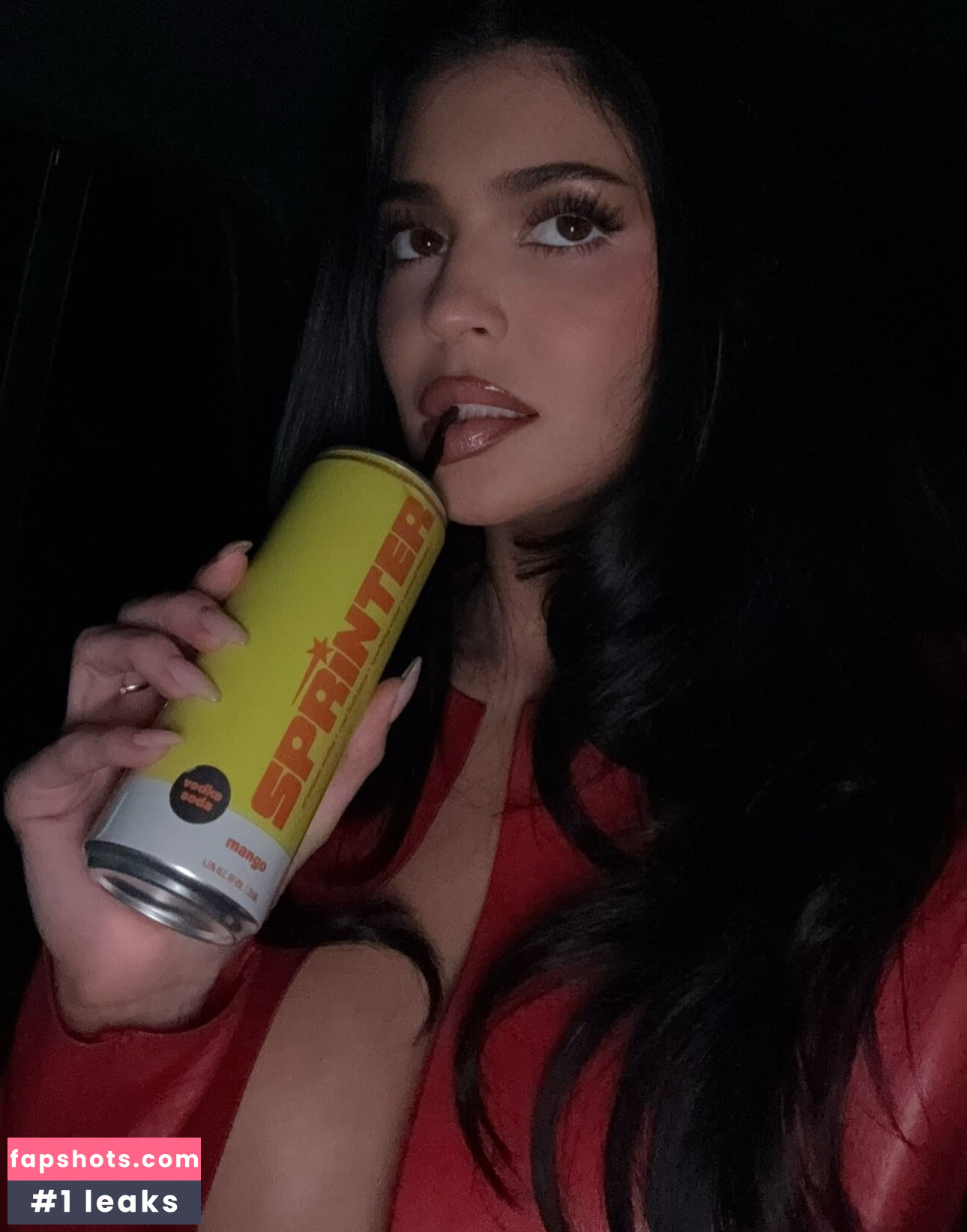 Kylie Jenner gallery photo #59