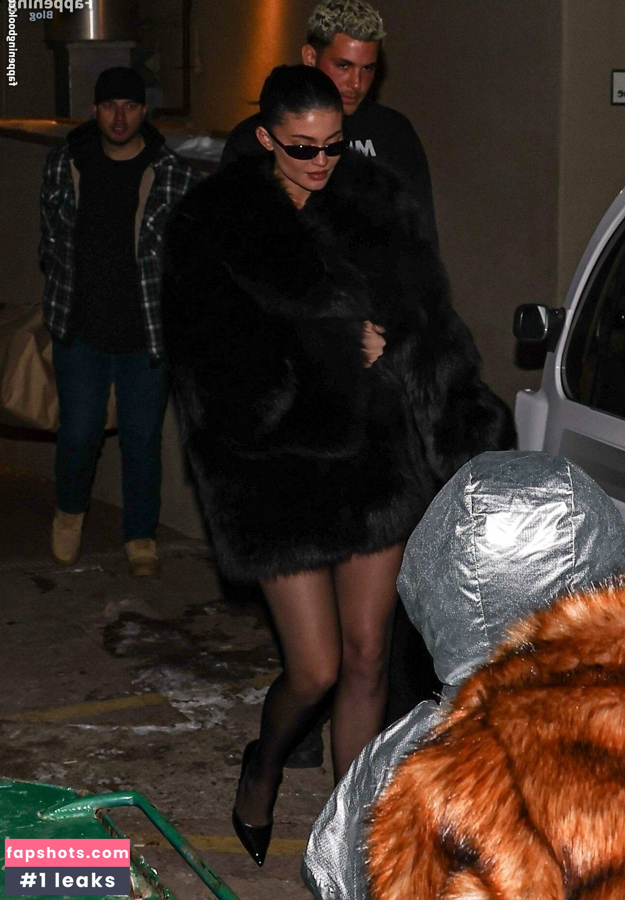 Kylie Jenner gallery photo #583