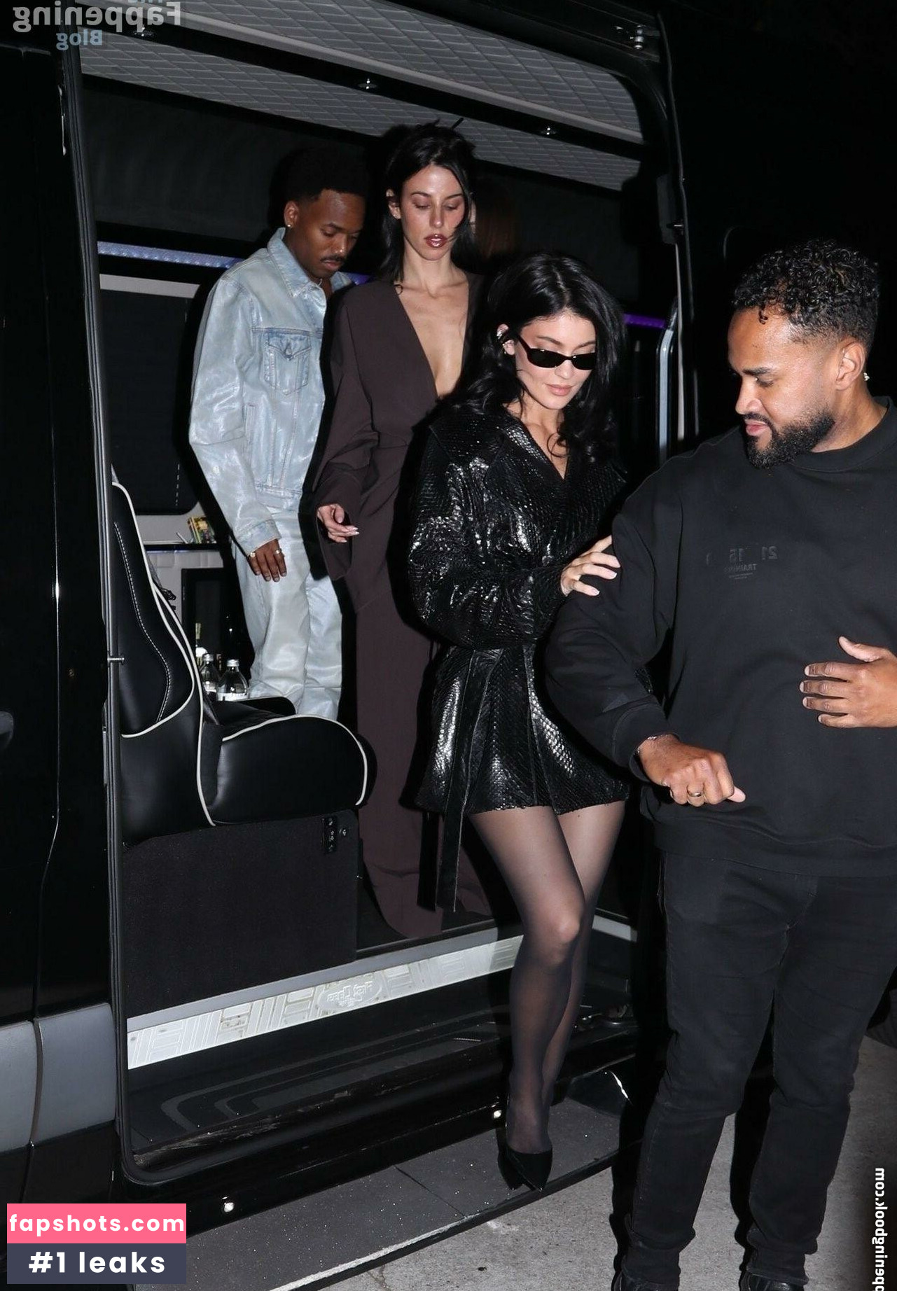 Kylie Jenner gallery photo #695