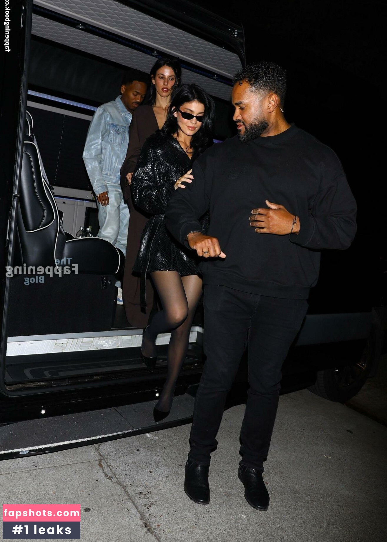 Kylie Jenner gallery photo #701