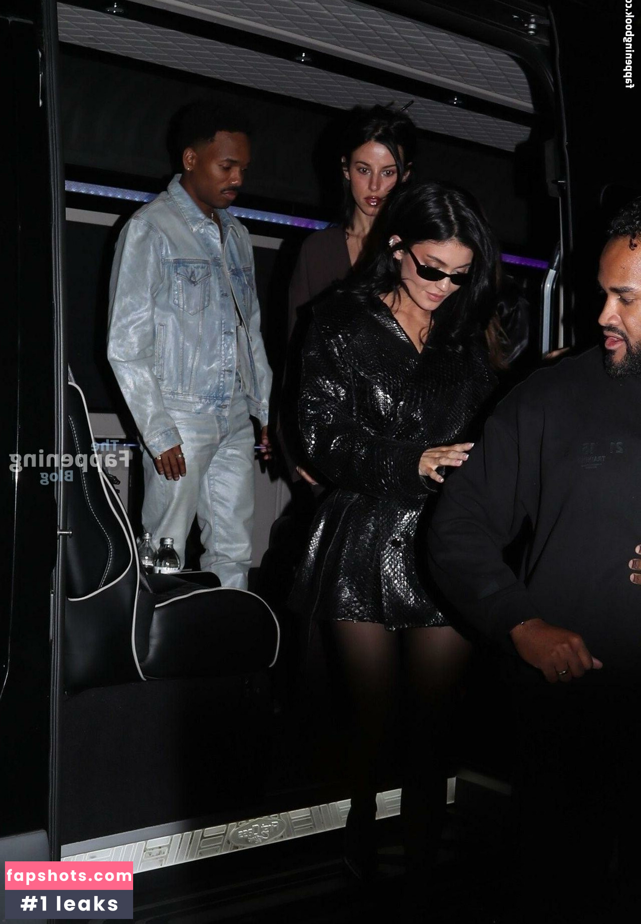 Kylie Jenner gallery photo #702