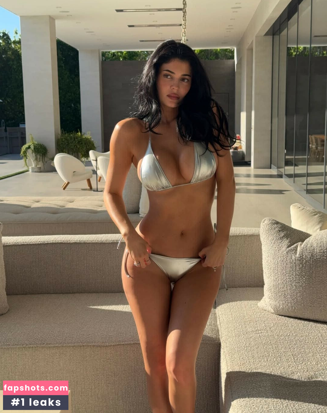 Kylie Jenner gallery photo #73