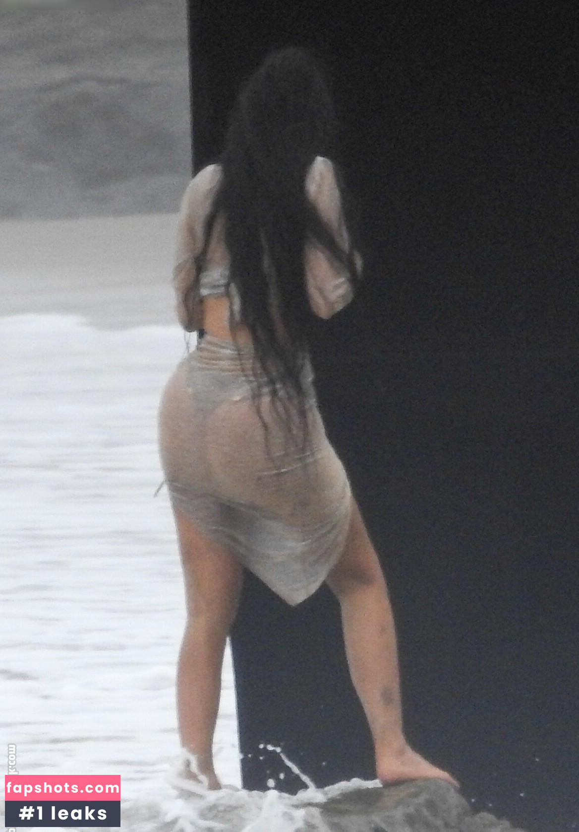 Kylie Jenner gallery photo #759