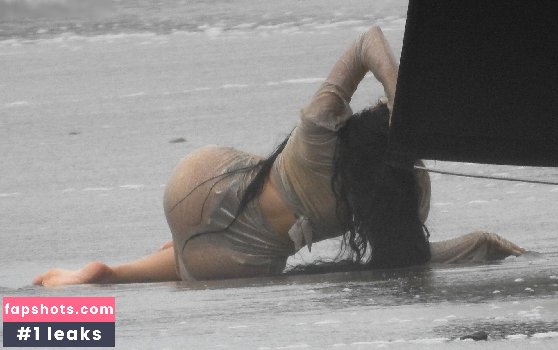 Kylie Jenner gallery photo #761