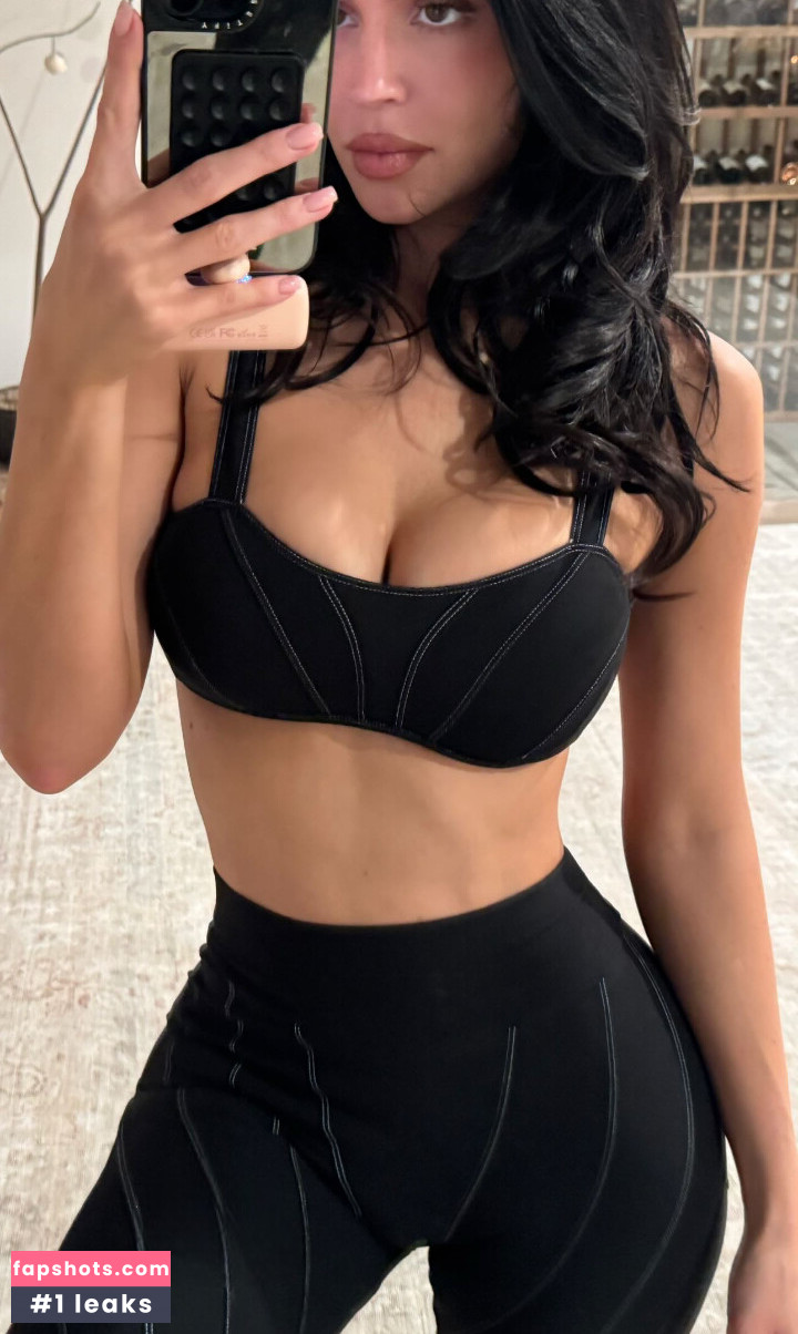 Kylie Jenner gallery photo #788