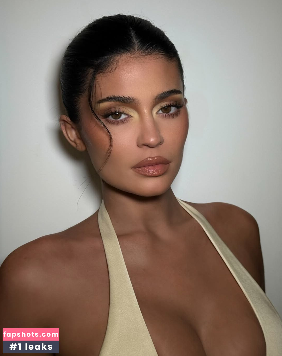 Kylie Jenner gallery photo #81