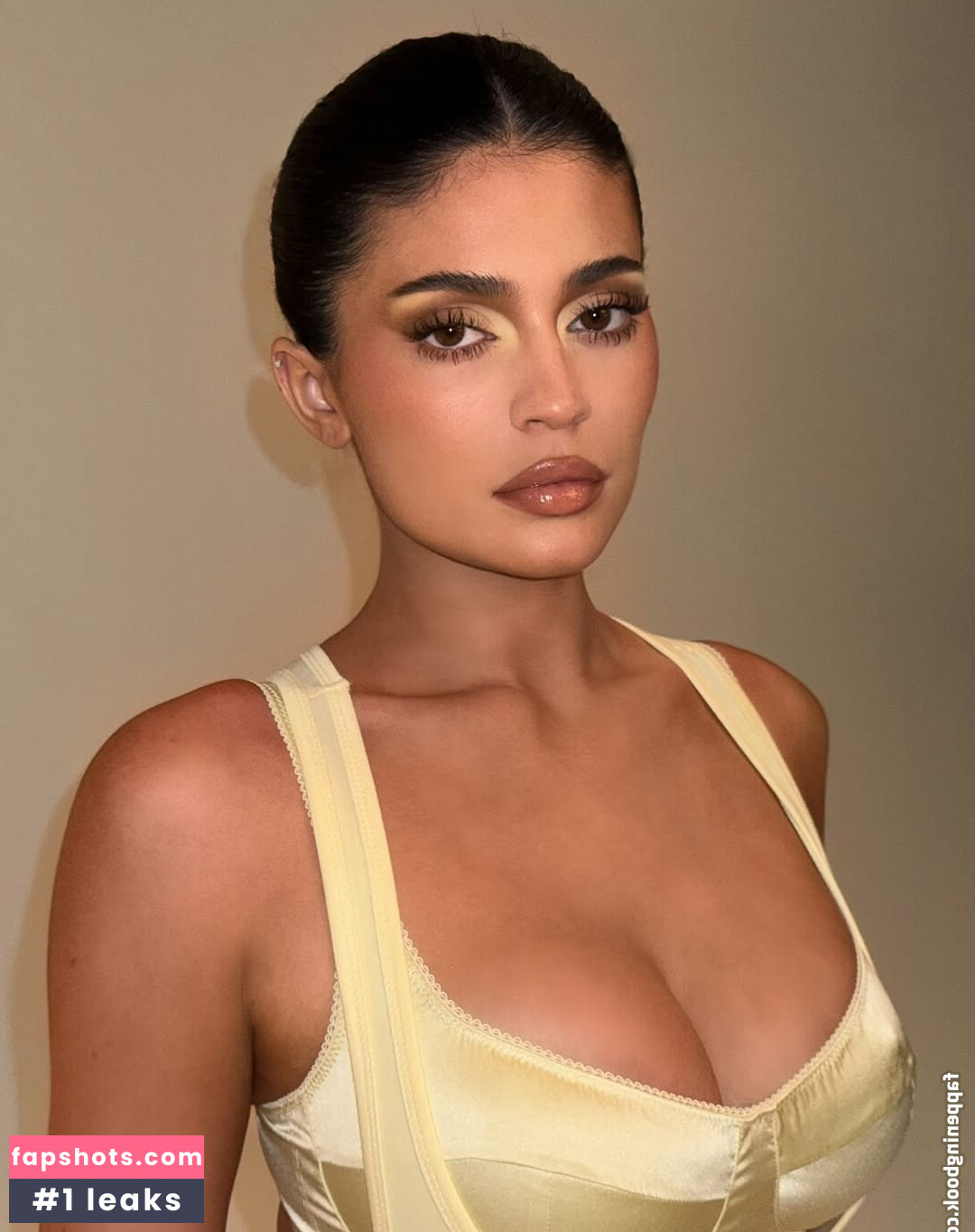 Kylie Jenner gallery photo #82