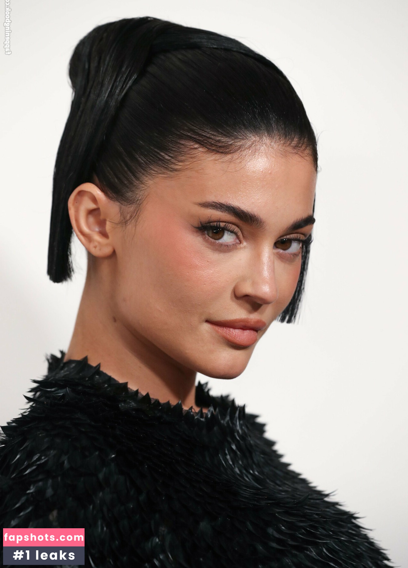 Kylie Jenner gallery photo #815