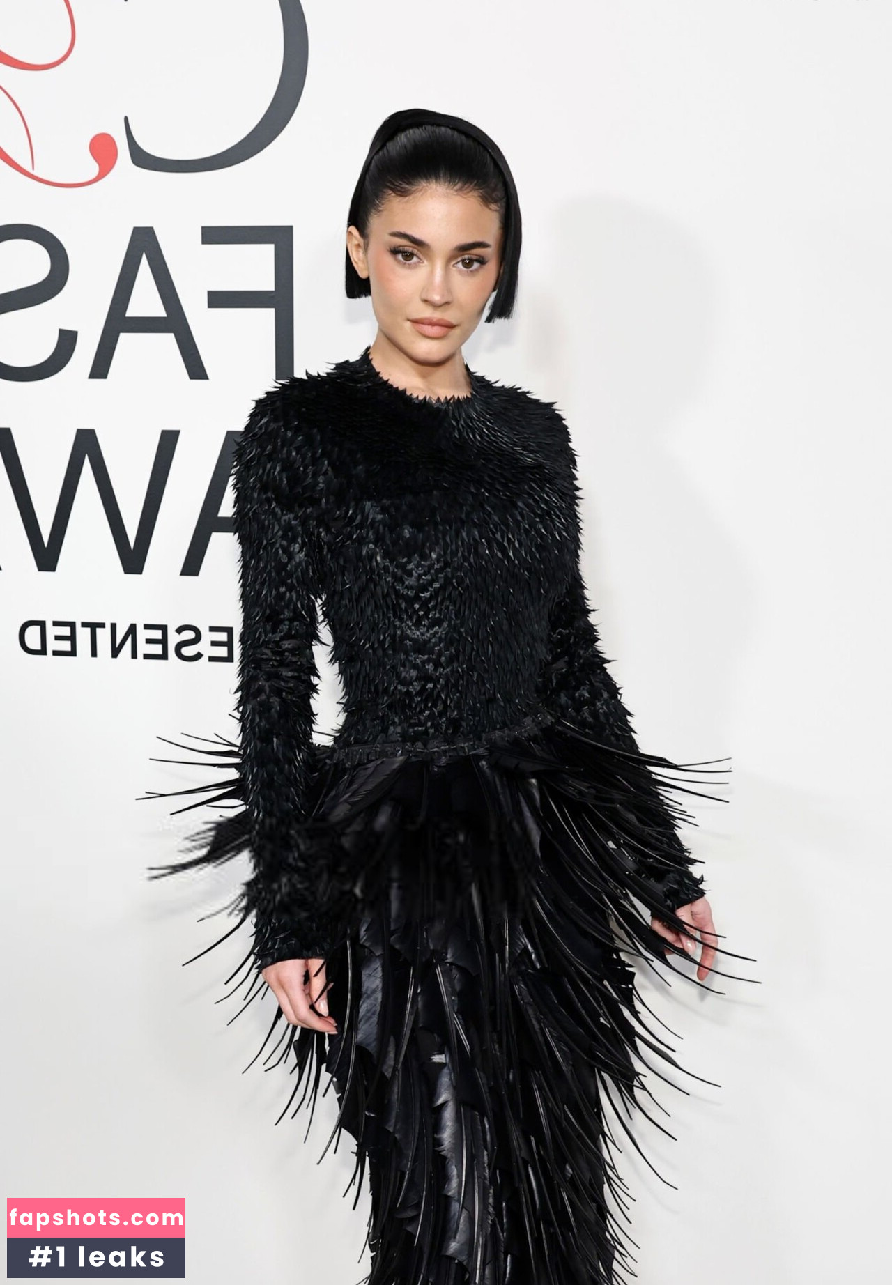 Kylie Jenner gallery photo #817