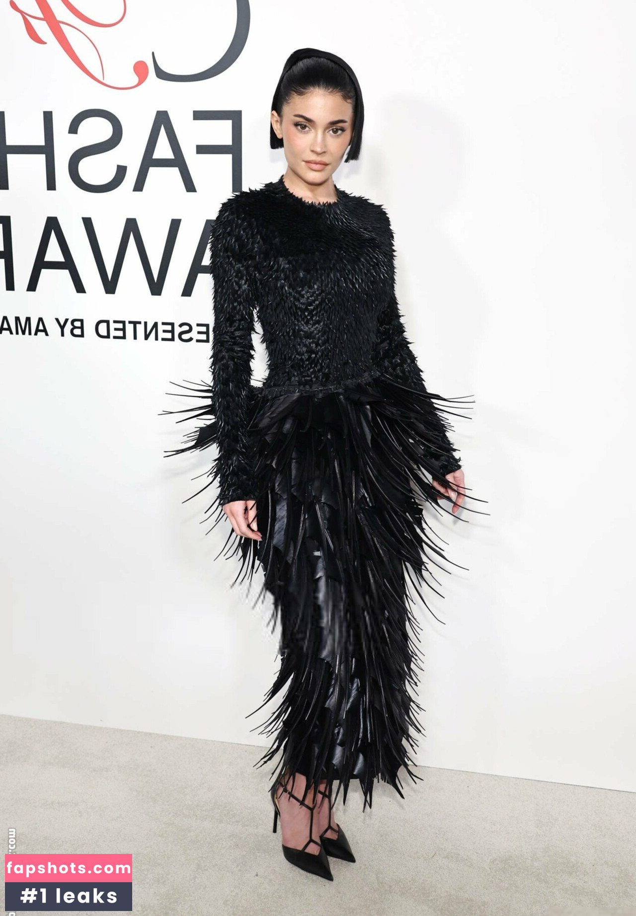 Kylie Jenner gallery photo #818