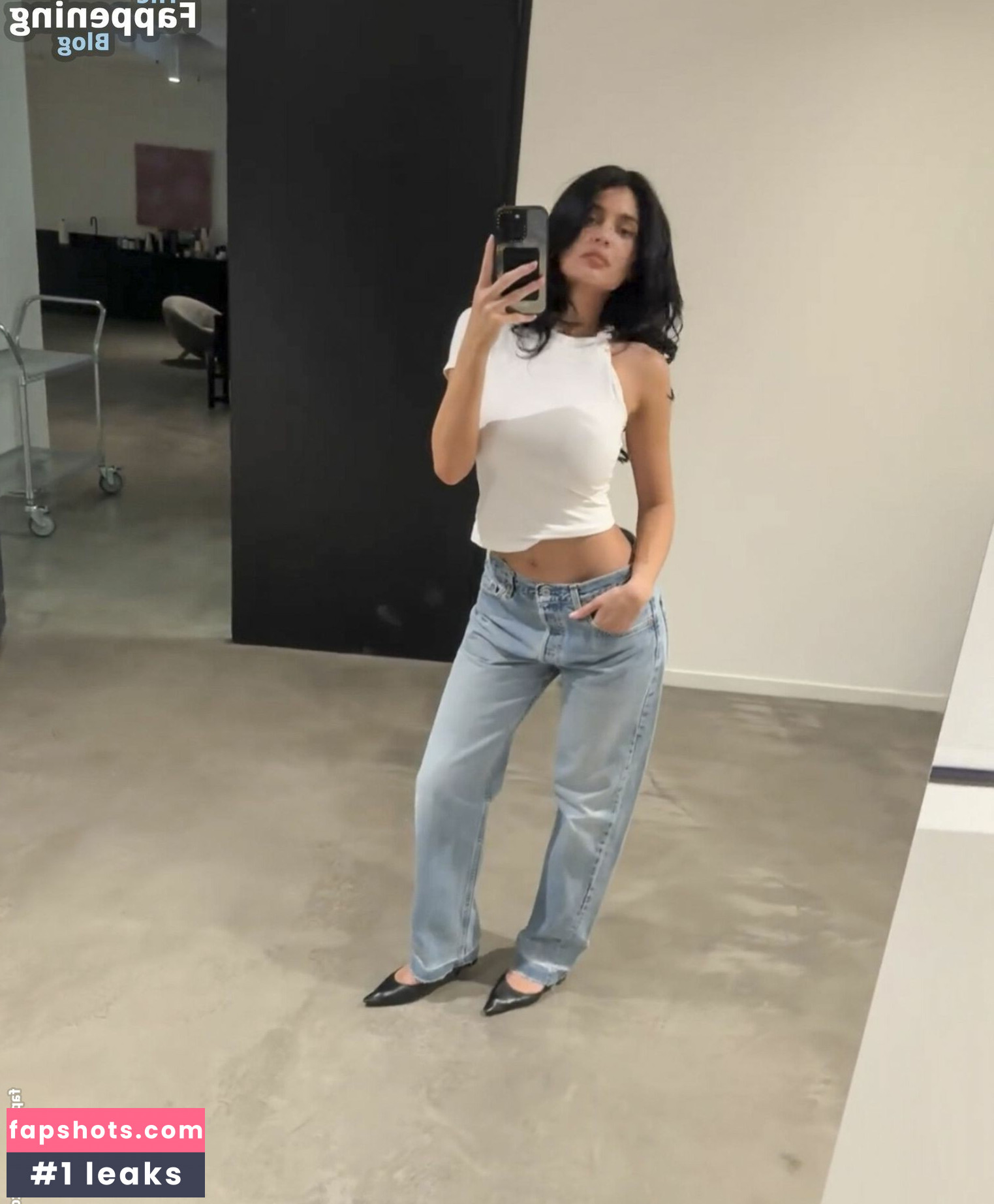 Kylie Jenner gallery photo #888