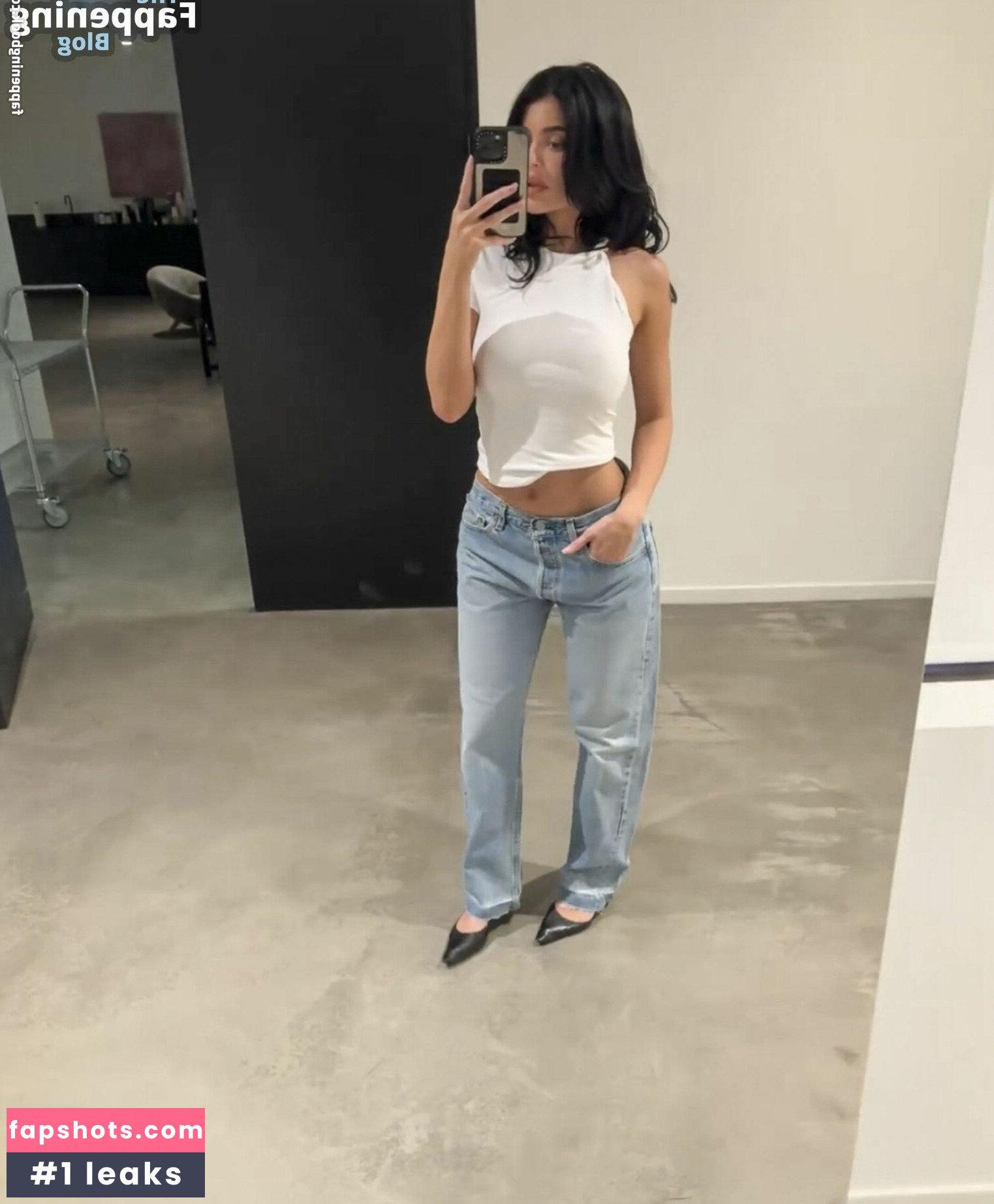 Kylie Jenner gallery photo #890