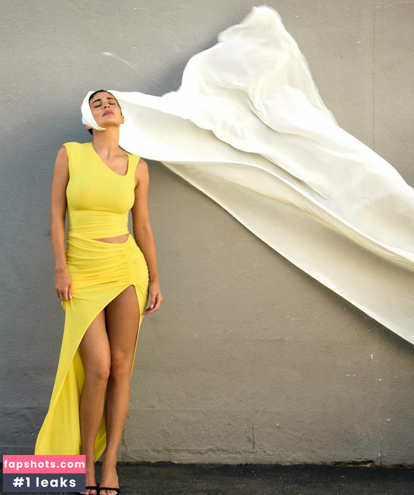 Kylie Jenner gallery photo #905