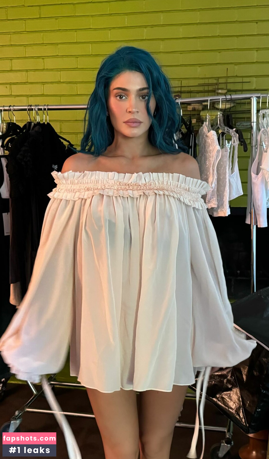 Kylie Jenner gallery photo #981