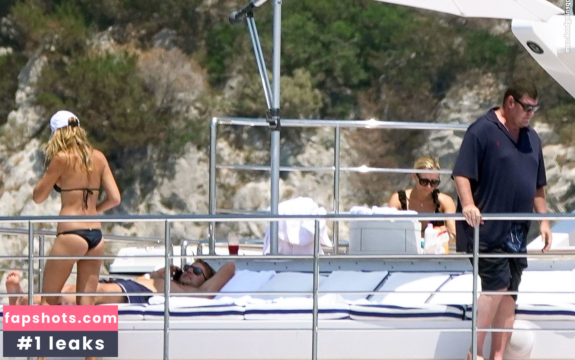 Kylie Lim gallery photo #23