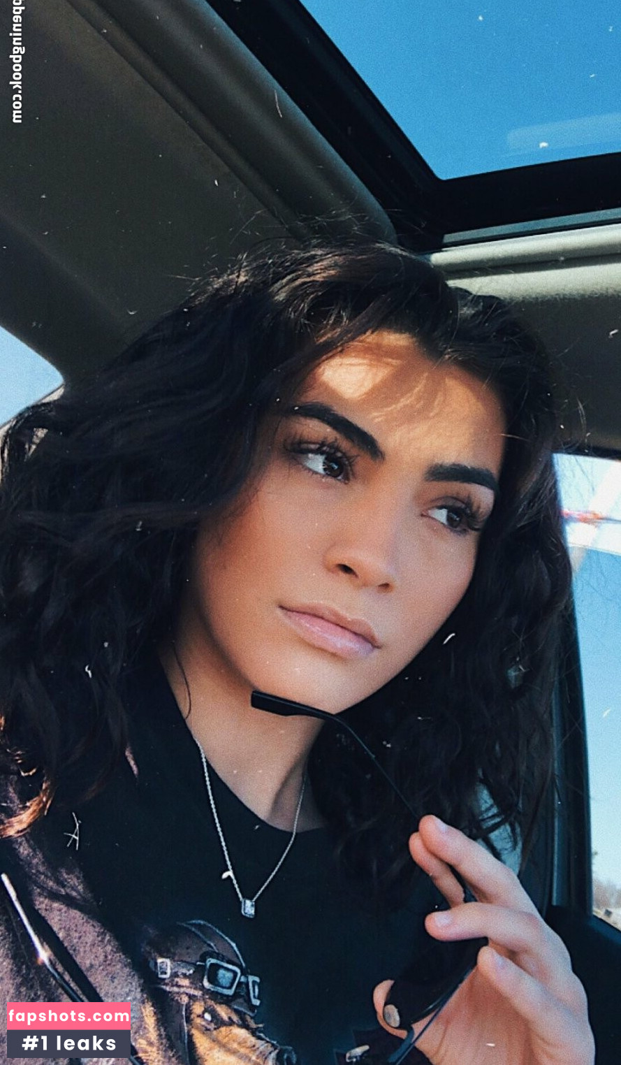 Kylie Manue gallery photo #20