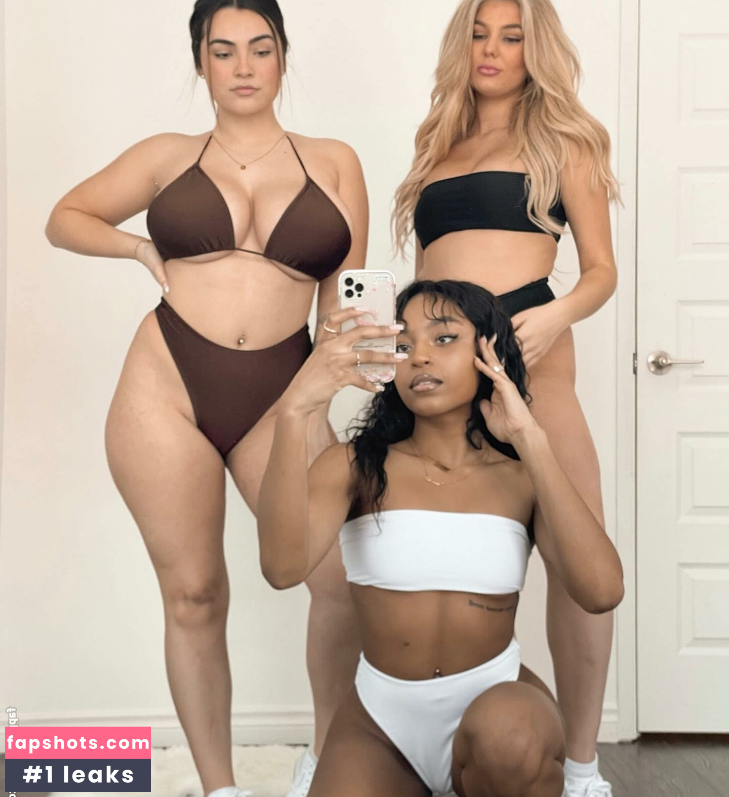 Kylie Manue gallery photo #29