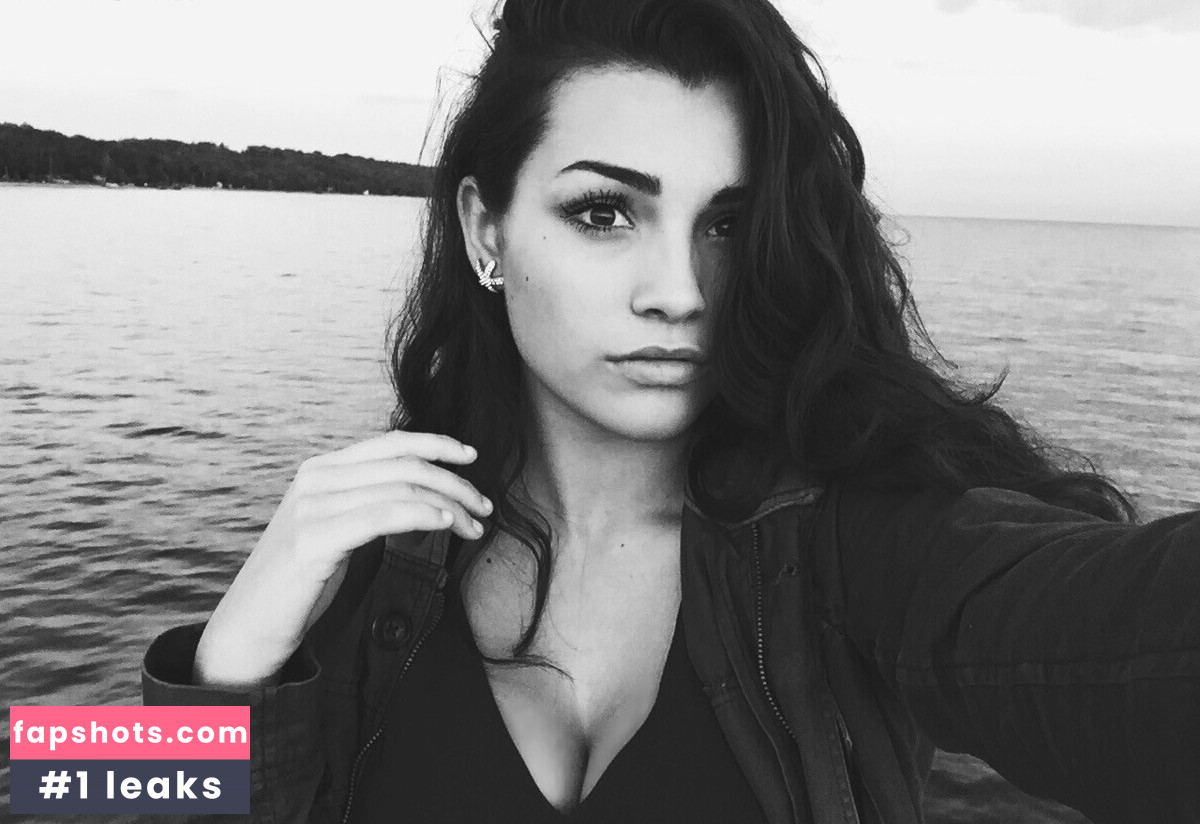 Kylie Manue gallery photo #31