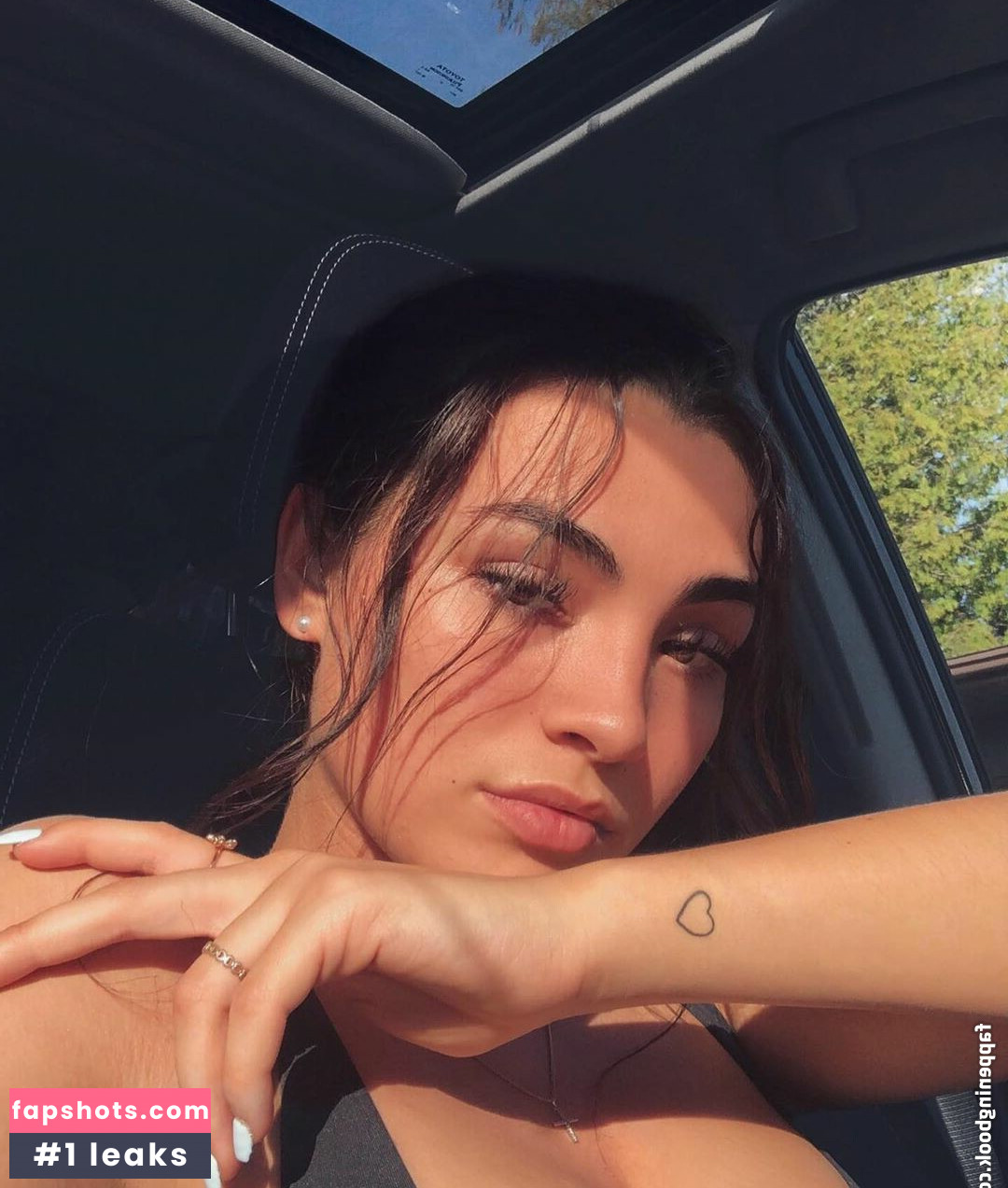 Kylie Manue gallery photo #36