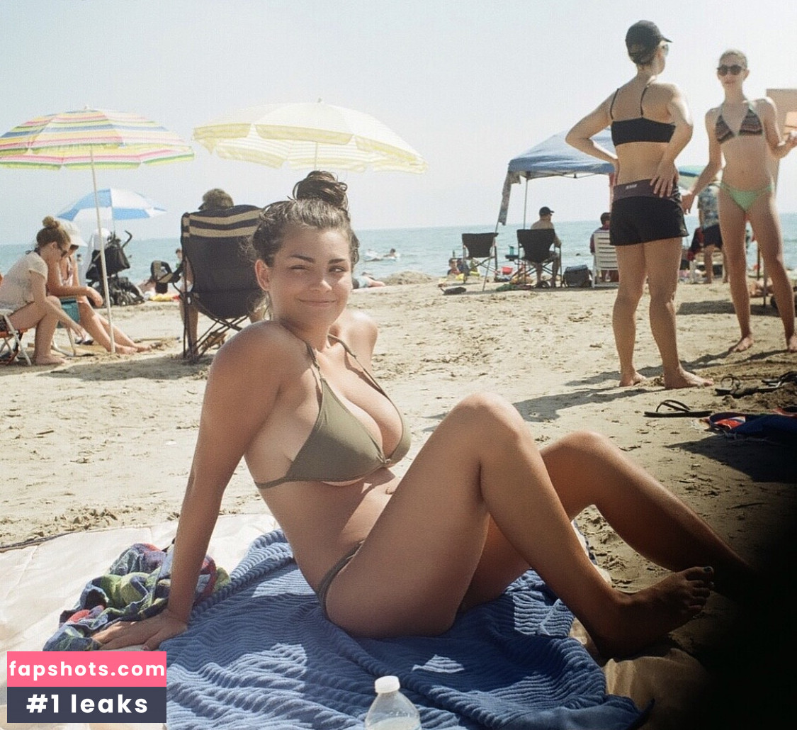 Kylie Manue gallery photo #10