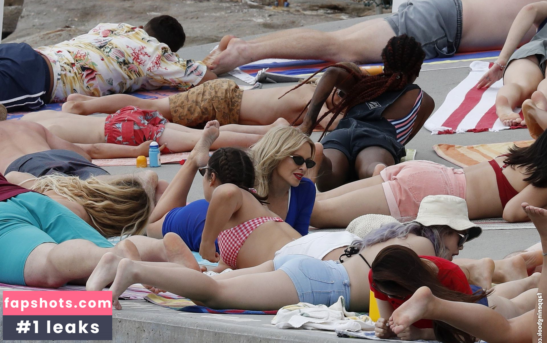 Kylie Minogue gallery photo #385