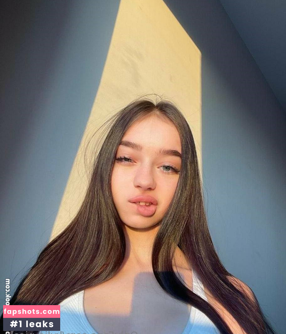 Kylie Nicole gallery photo #36