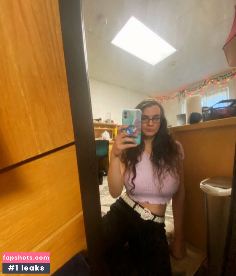 Kylie nude babe gallery