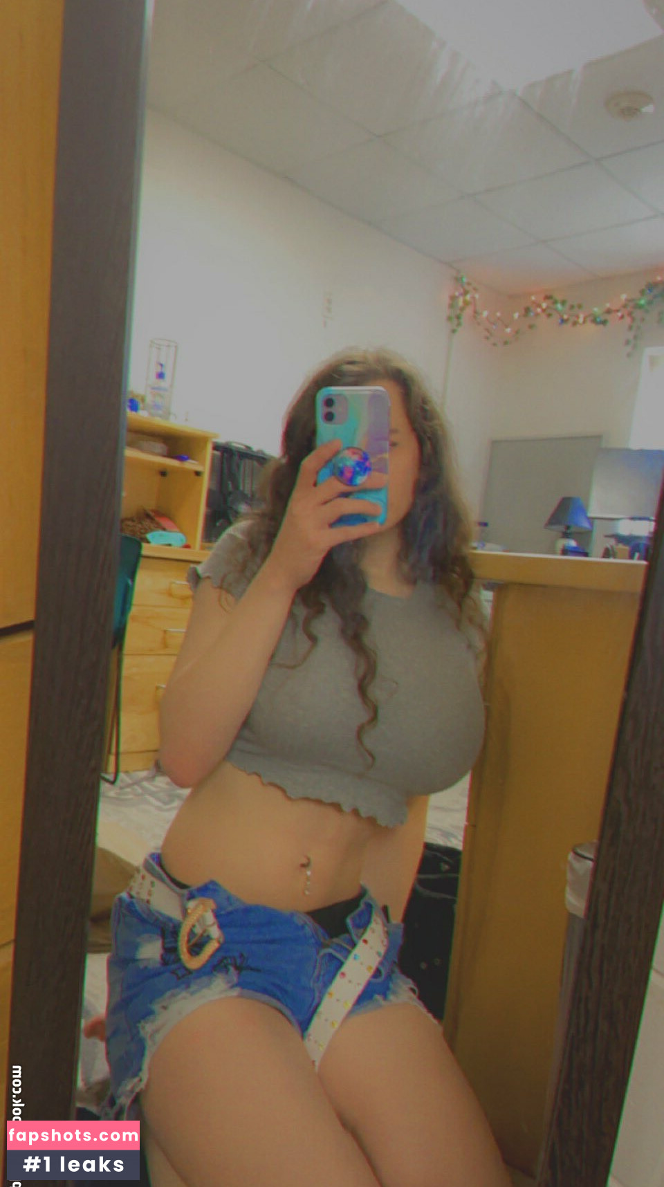 Kylie gallery photo #5