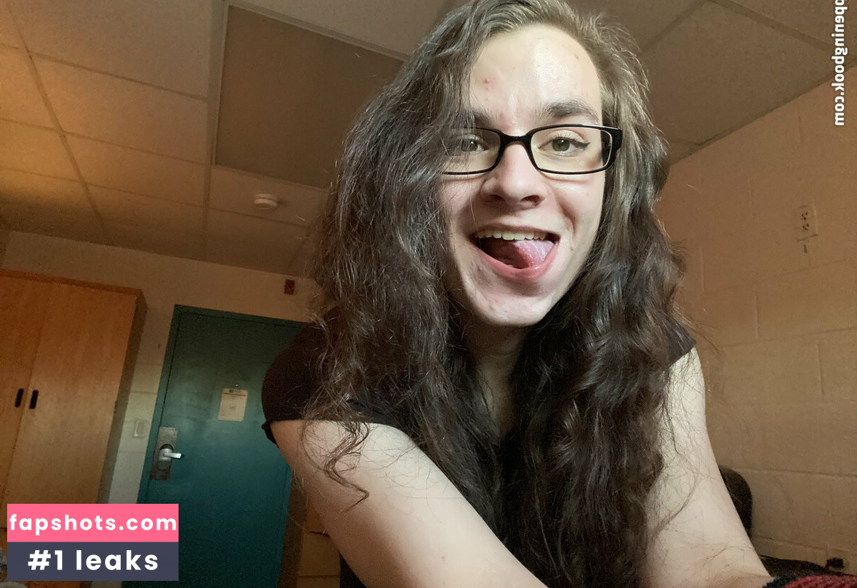 Kylie gallery photo #7