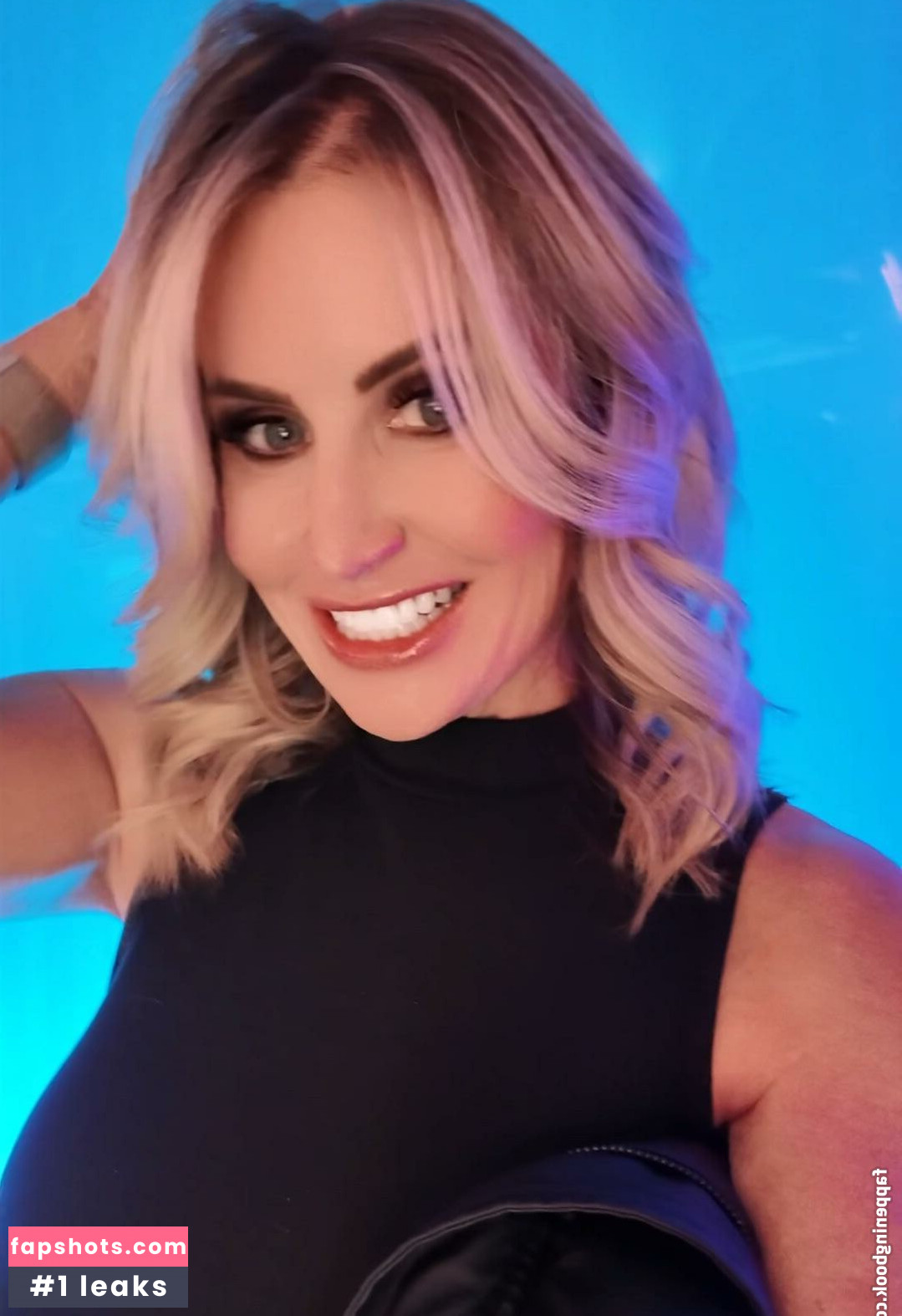 Kylie Powers gallery photo #16