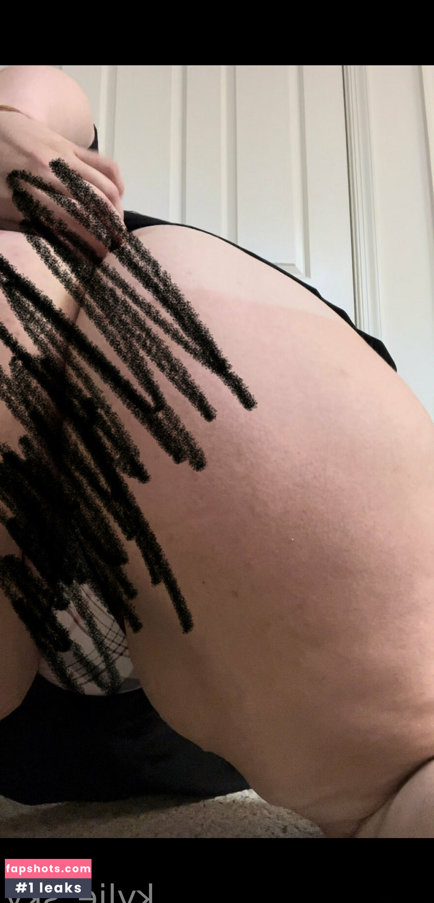 kylie_skyfree Nude Leaks OnlyFans Photos #5 - LeakJerk