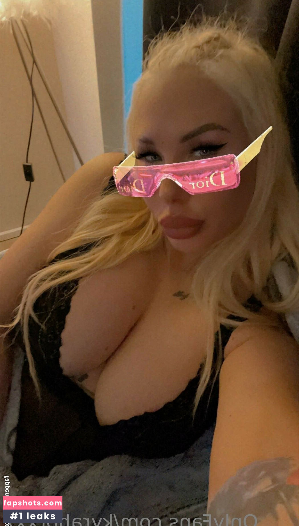 Kyra Hot gallery photo #59