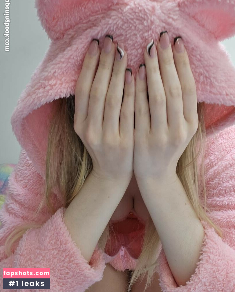 Kyra Wild gallery photo #13