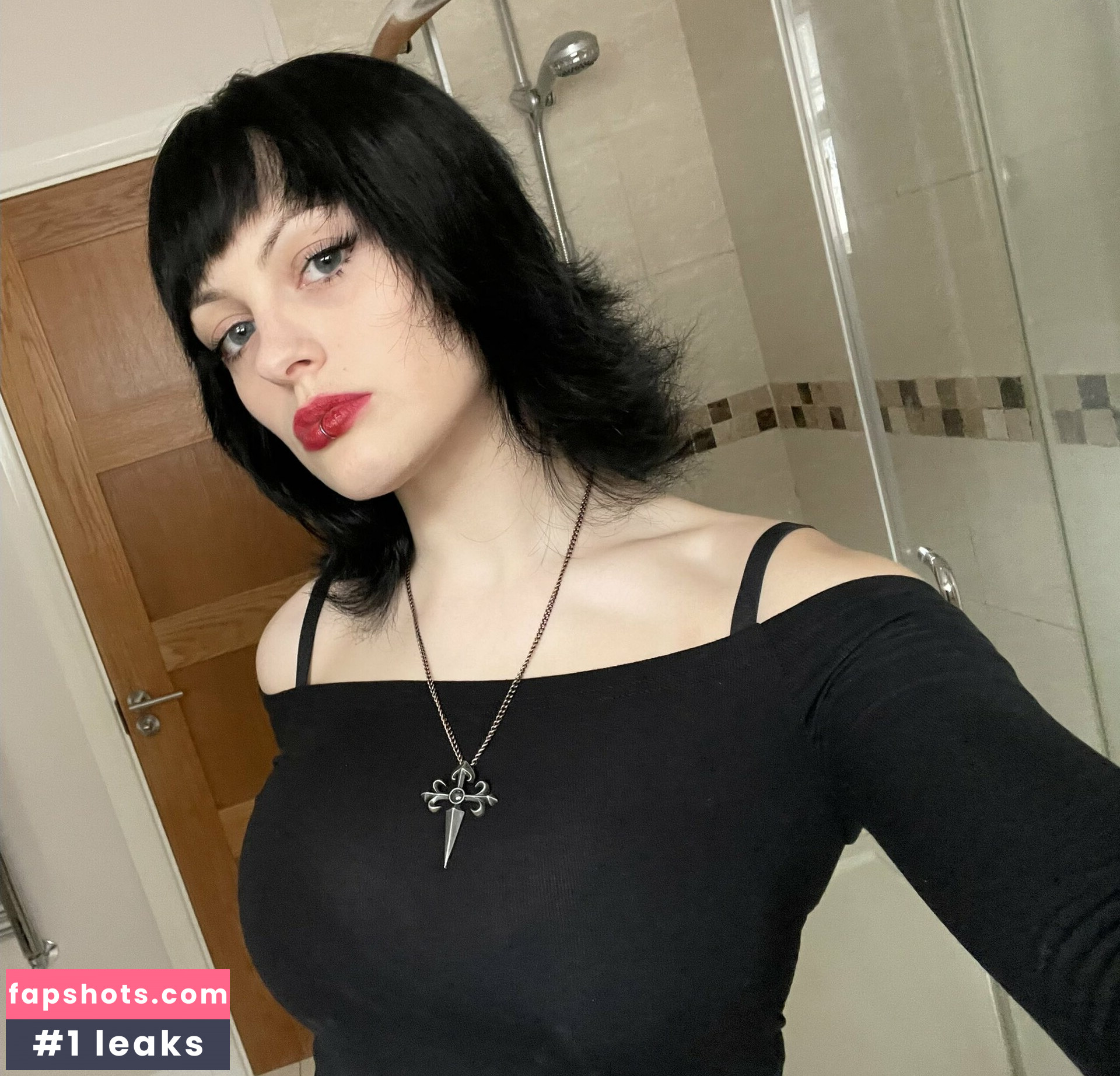 Kyranekko gallery photo #49