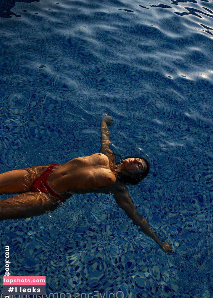 La Popita nude babe gallery