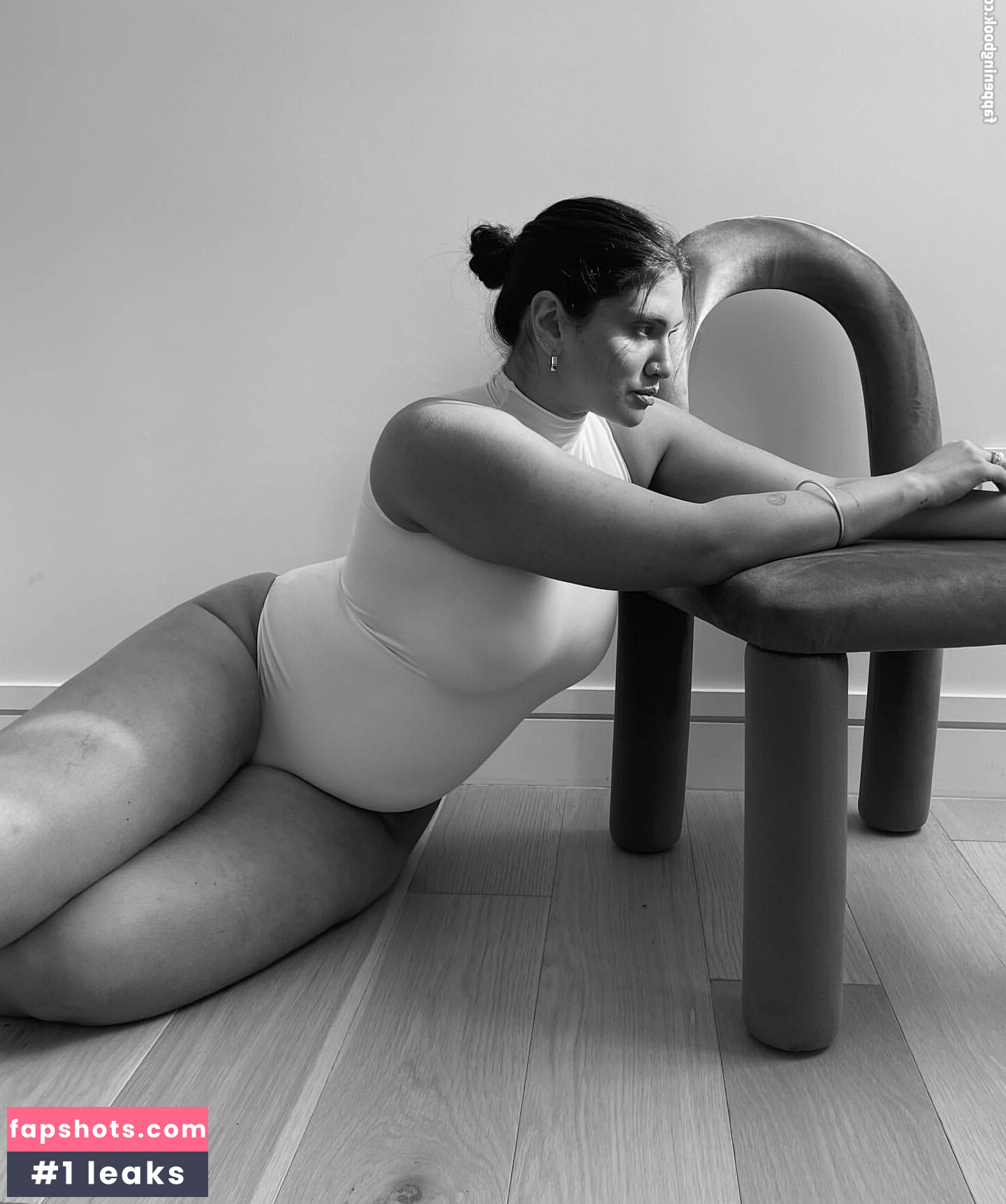 La'Tecia Thomas nude babe gallery