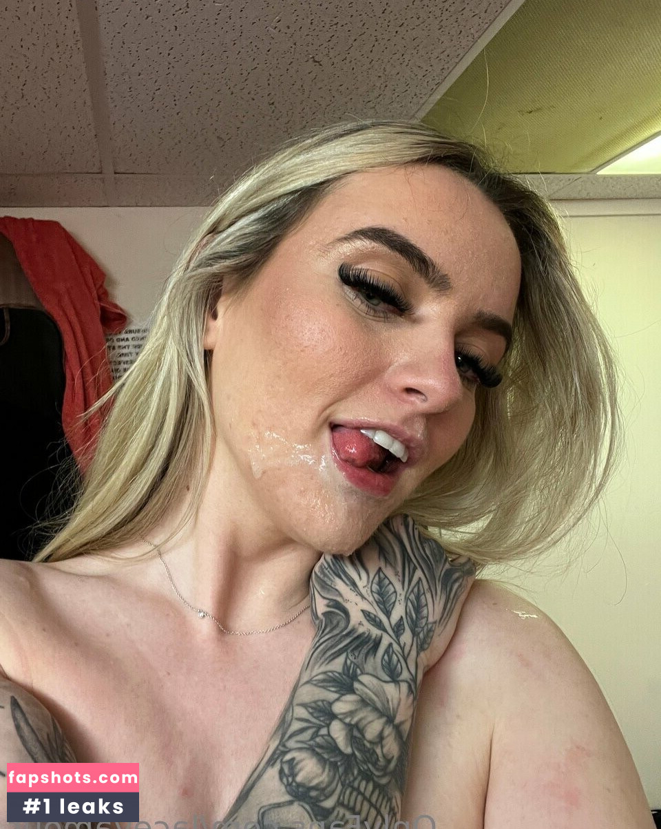 Lacey Amour gallery photo #23