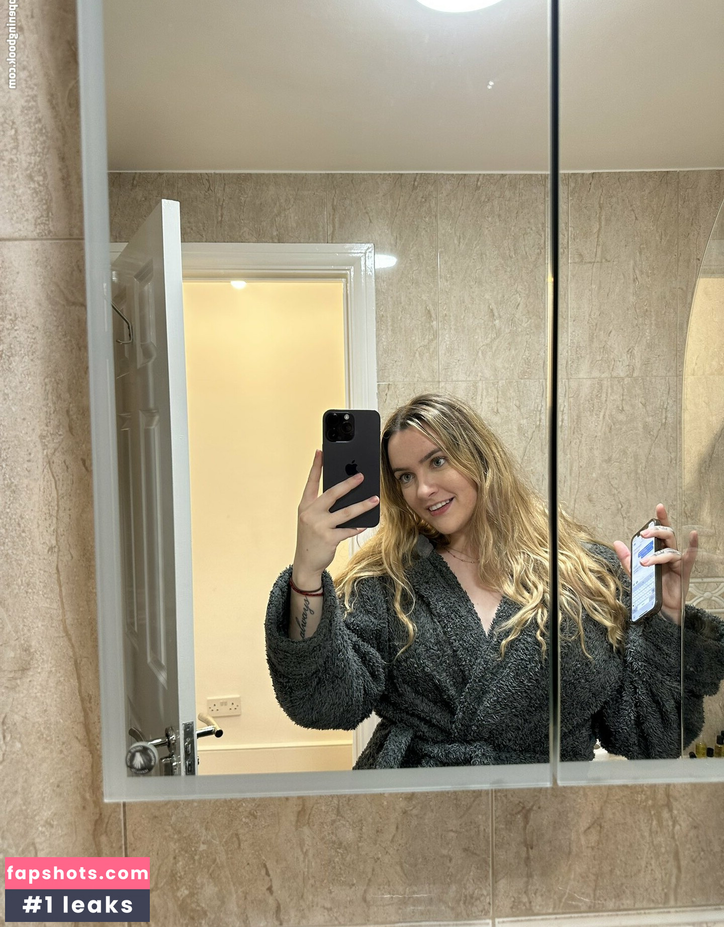 Lacey Amour gallery photo #8